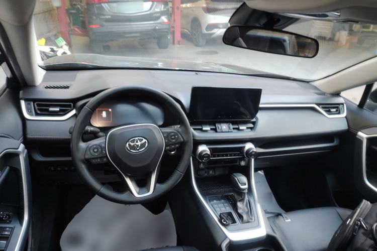 Used Toyota Wildlander 2023 2.0L CVT Four-Wheel Drive Luxury PLUS Edition Center Console