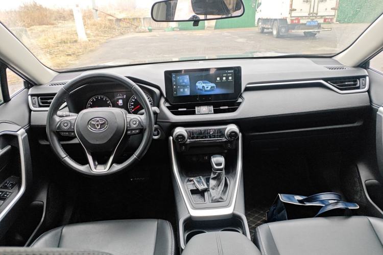 Used Toyota Wildlander 2023 2.0L CVT Two-Wheel Drive Urban Edition Center Console