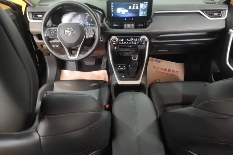 Used Toyota Wildlander 2023 Dual-Motor 2.5L E-CVT Two-Wheel Drive Luxury PLUS Edition Center Console