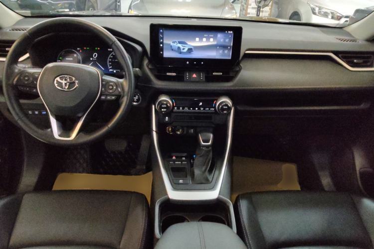 Used Toyota Wildlander 2023 Dual-Motor 2.5L E-CVT Two-Wheel Drive Luxury PLUS Edition Center Console