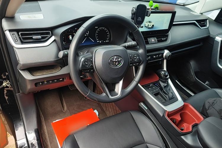 Used Toyota Wildlander 2023 2.0L CVT Two-Wheel Drive Luxury PLUS Edition Center Console