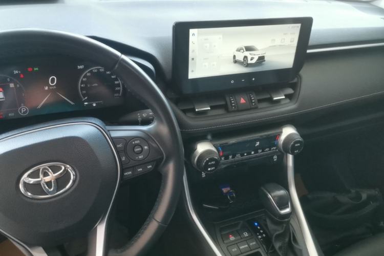 Used Toyota Wildlander 2023 2.0L CVT Two-Wheel Drive Luxury PLUS Edition Center Console