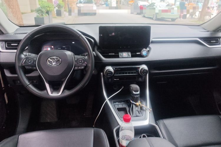 Used Toyota Wildlander 2023 2.0L CVT Two-Wheel Drive Luxury PLUS Edition Center Console