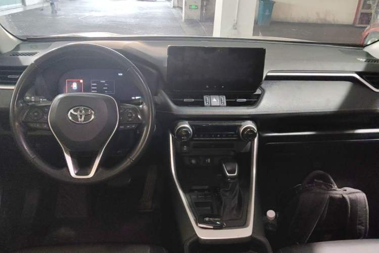 Used Toyota Wildlander 2023 Dual-Motor 2.5L E-CVT Two-Wheel Drive Luxury PLUS Edition Center Console