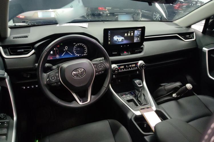 Used Toyota Wildlander 2023 2.0L CVT Two-Wheel Drive Luxury PLUS Edition Center Console