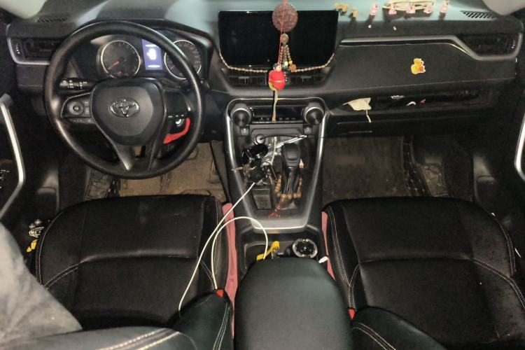 Used Toyota Wildlander 2023 2.0L CVT Two-Wheel Drive Leading Edition Center Console