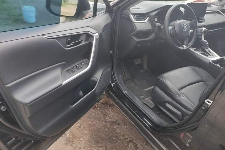 Used Toyota Wildlander 2023 2.0L CVT Two-Wheel Drive Leading Edition Driver Seat