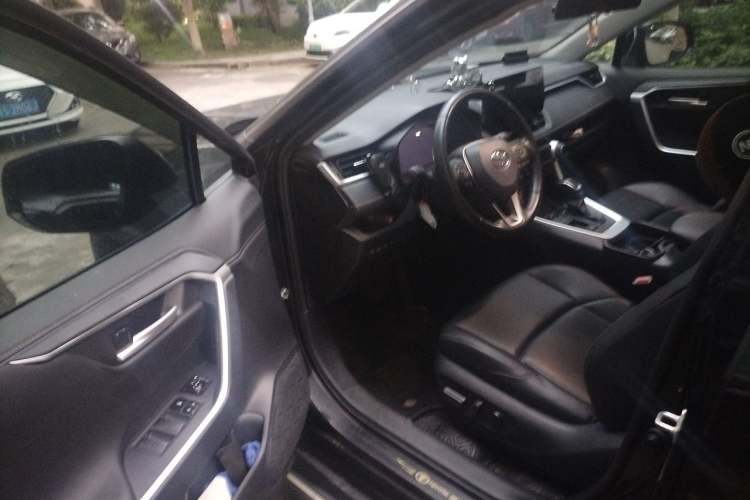 Used Toyota Wildlander 2023 Dual-Motor 2.5L E-CVT Two-Wheel Drive Luxury PLUS Edition Driver Seat
