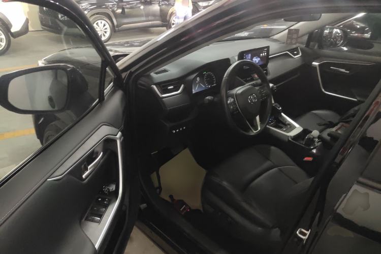 Used Toyota Wildlander 2023 Dual-Motor 2.5L E-CVT Two-Wheel Drive Luxury PLUS Edition Driver Seat