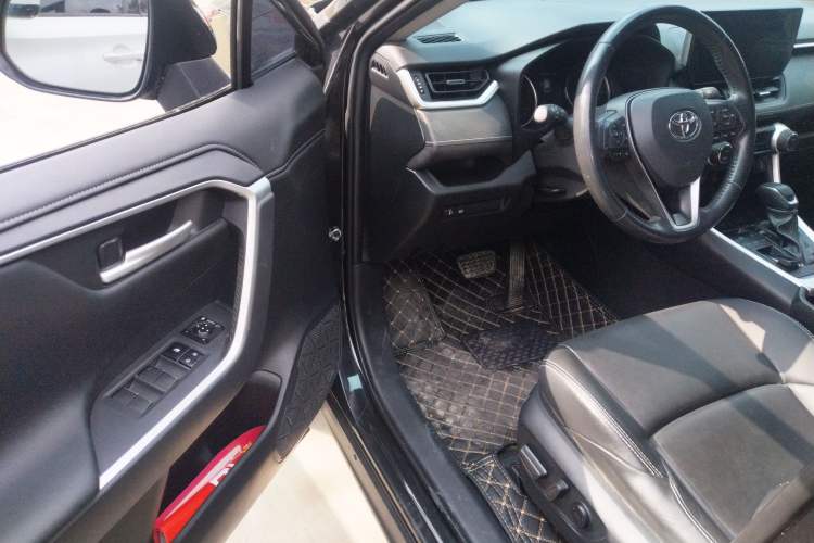 Used Toyota Wildlander 2023 2.0L CVT Two-Wheel Drive Urban Edition Driver Seat