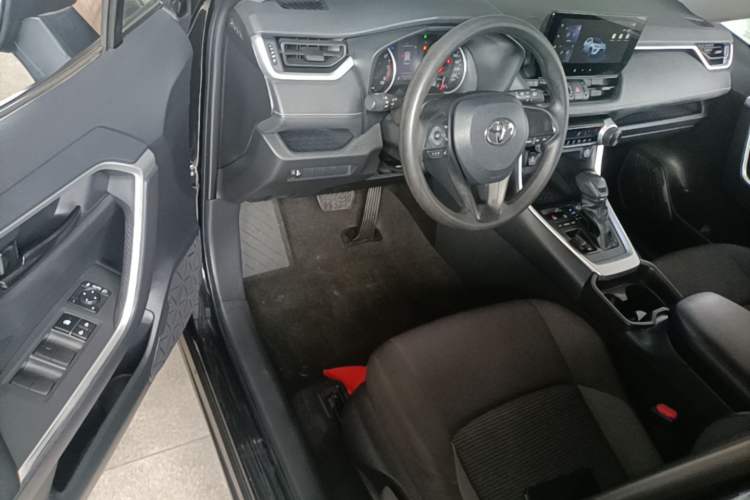 Used Toyota Wildlander 2023 2.0L CVT Two-Wheel Drive Leading Edition Driver Seat