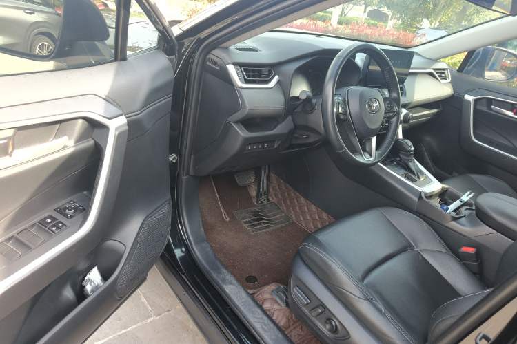Used Toyota Wildlander 2023 2.0L CVT Four-Wheel Drive Luxury PLUS Edition Driver Seat