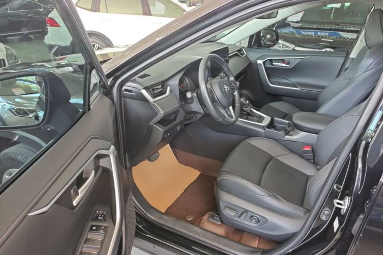 Used Toyota Wildlander 2023 2.0L CVT Two-Wheel Drive Urban Edition Driver Seat