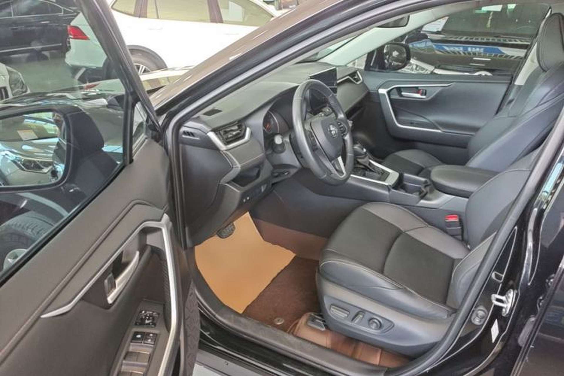 Used Toyota Wildlander 2023 2.0L CVT Two-Wheel Drive Urban Edition Driver Seat