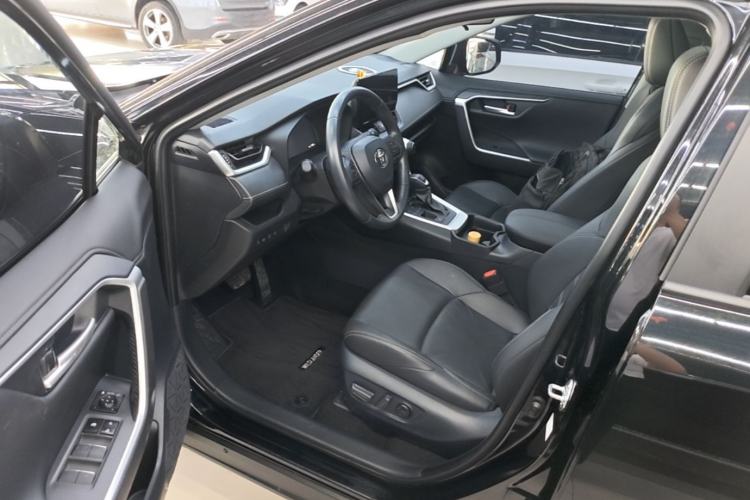 Used Toyota Wildlander 2023 Dual-Motor 2.5L E-CVT Two-Wheel Drive Luxury PLUS Edition Driver Seat