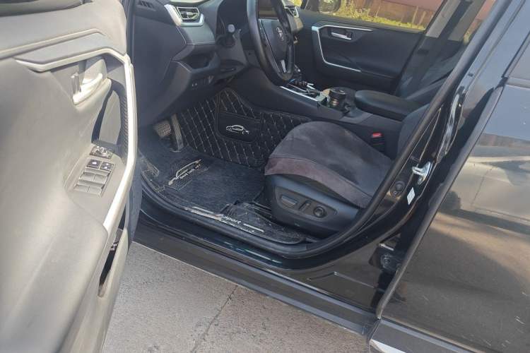 Used Toyota Wildlander 2023 2.0L CVT Two-Wheel Drive Urban Edition Driver Seat