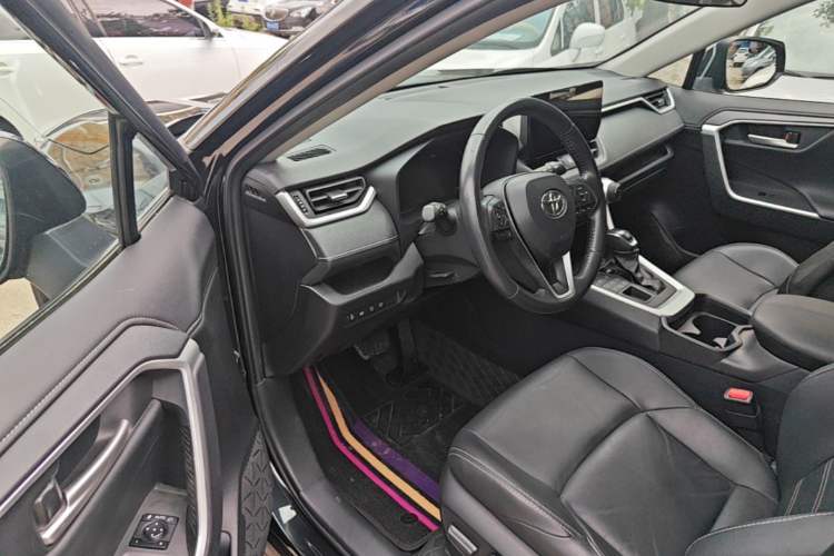 Used Toyota Wildlander 2023 2.0L CVT Four-Wheel Drive Luxury PLUS Edition Driver Seat