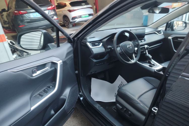Used Toyota Wildlander 2023 2.0L CVT Four-Wheel Drive Luxury PLUS Edition Driver Seat
