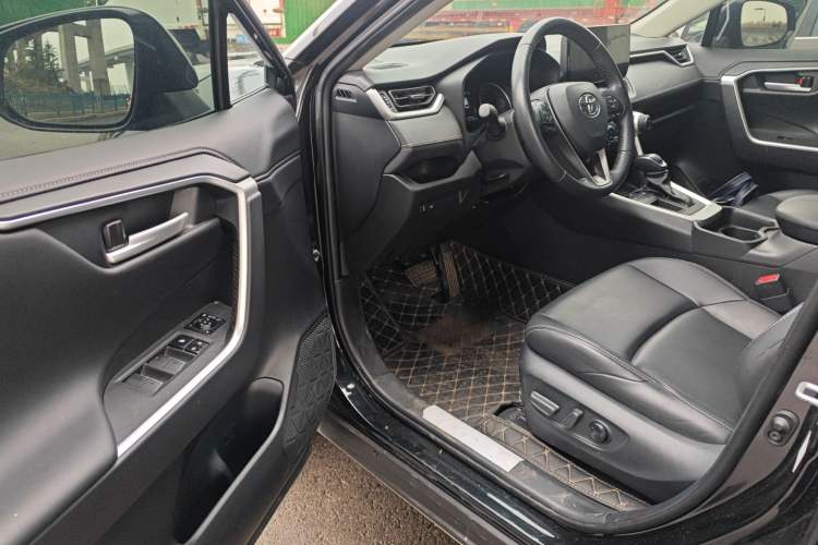 Used Toyota Wildlander 2023 2.0L CVT Two-Wheel Drive Urban Edition Driver Seat