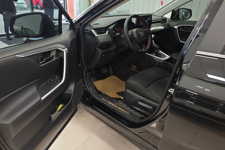 Used Toyota Wildlander 2023 2.0L CVT Two-Wheel Drive Leading Edition Driver Seat