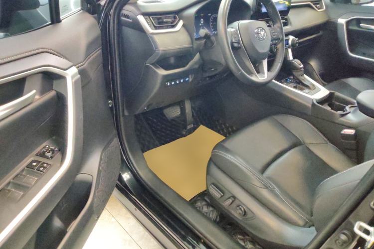 Used Toyota Wildlander 2023 Dual-Motor 2.5L E-CVT Two-Wheel Drive Luxury PLUS Edition Driver Seat