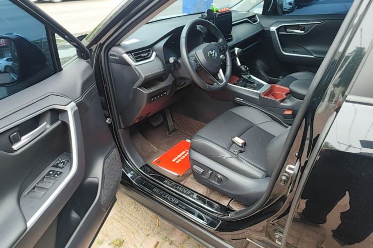 Used Toyota Wildlander 2023 2.0L CVT Two-Wheel Drive Luxury PLUS Edition Driver Seat