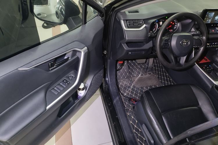 Used Toyota Wildlander 2023 2.0L CVT Two-Wheel Drive Leading Edition Driver Seat