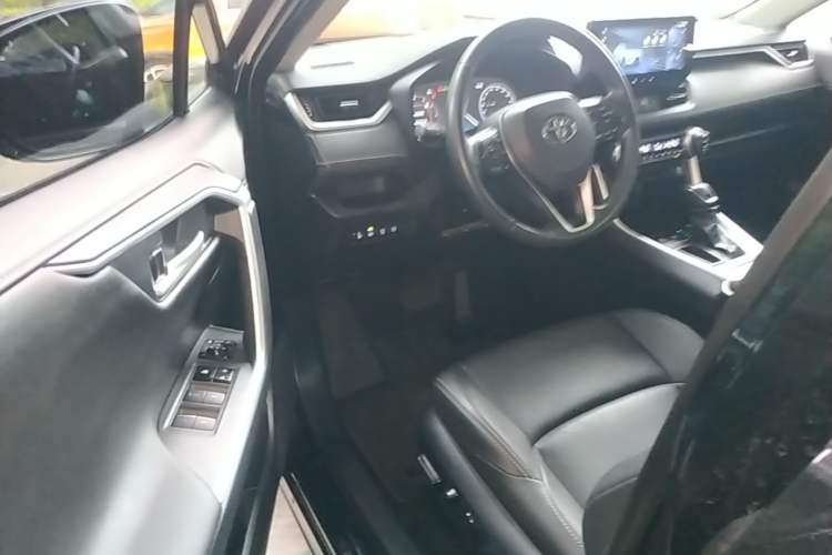 Used Toyota Wildlander 2023 2.0L CVT Two-Wheel Drive Luxury PLUS Edition Driver Seat
