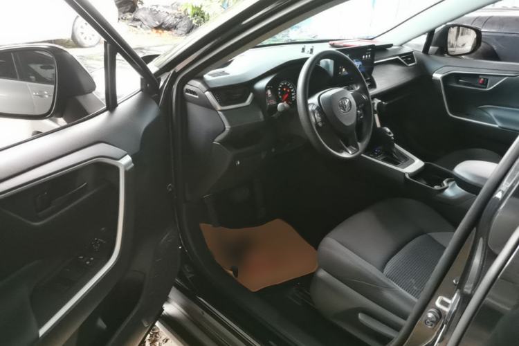 Used Toyota Wildlander 2023 2.0L CVT Two-Wheel Drive Leading Edition Driver Seat