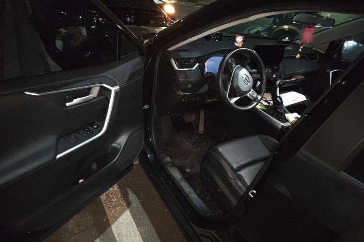 Used Toyota Wildlander 2023 Dual-Motor 2.5L E-CVT Two-Wheel Drive Luxury PLUS Edition Driver Seat