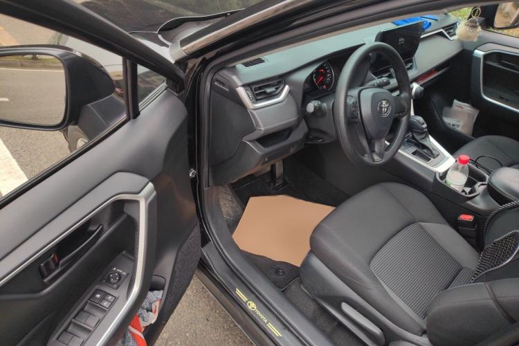 Used Toyota Wildlander 2023 2.0L CVT Two-Wheel Drive Leading Edition Driver Seat