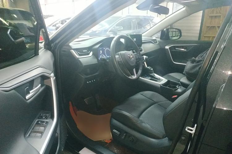 Used Toyota Wildlander 2023 2.0L CVT Two-Wheel Drive Luxury PLUS Edition Driver Seat