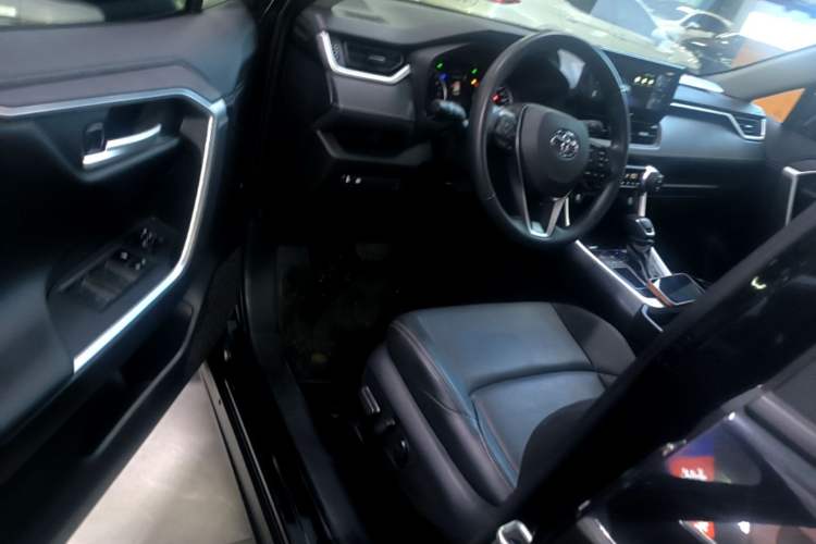 Used Toyota Wildlander 2023 2.0L CVT Two-Wheel Drive Urban Edition Driver Seat