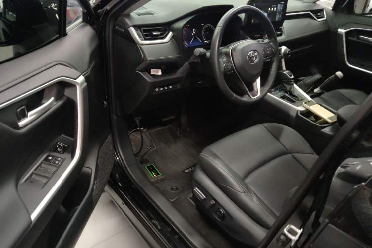Used Toyota Wildlander 2023 2.0L CVT Two-Wheel Drive Luxury PLUS Edition Driver Seat