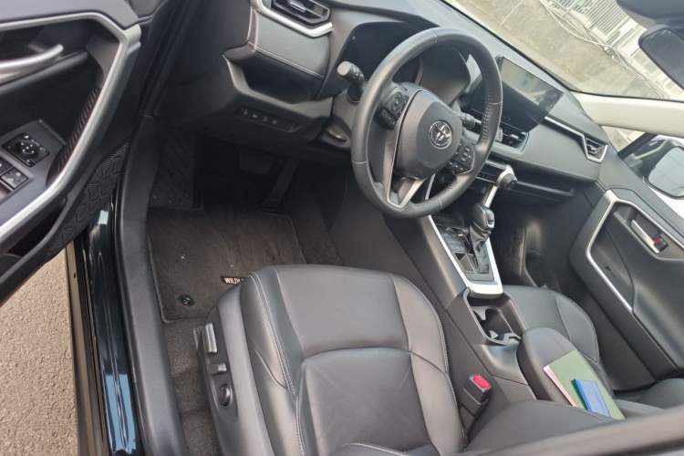 Used Toyota Wildlander 2023 2.0L CVT Four-Wheel Drive Luxury PLUS Edition Driver Seat