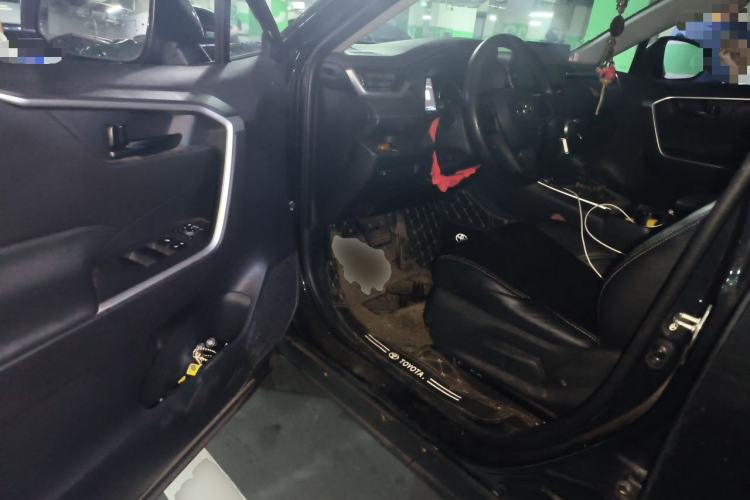 Used Toyota Wildlander 2023 2.0L CVT Two-Wheel Drive Leading Edition Driver Seat