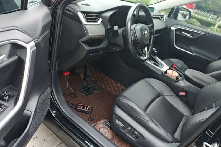 Used Toyota Wildlander 2023 2.0L CVT Four-Wheel Drive Luxury PLUS Edition Driver Seat