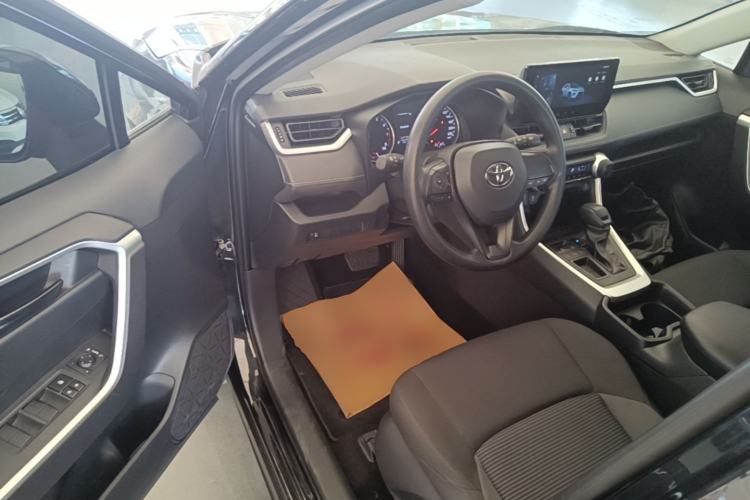 Used Toyota Wildlander 2023 2.0L CVT Two-Wheel Drive Leading Edition Driver Seat