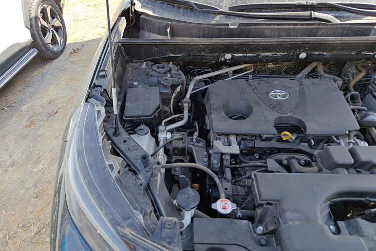 Used Toyota Wildlander 2023 2.0L CVT Two-Wheel Drive Leading Edition Engine Bay Right