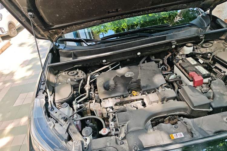 Used Toyota Wildlander 2023 2.0L CVT Two-Wheel Drive Luxury PLUS Edition Engine Bay Right