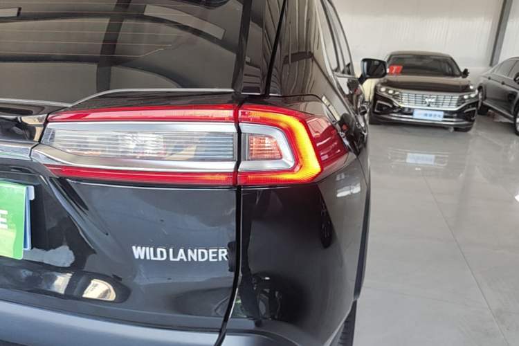 Used Toyota Wildlander 2023 2.0L CVT Two-Wheel Drive Luxury PLUS Edition Exterior 3