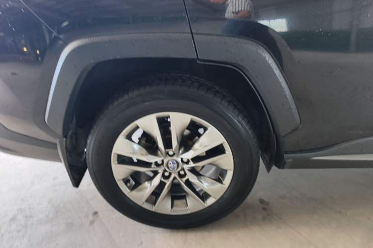 Used Toyota Wildlander 2023 2.0L CVT Two-Wheel Drive Leading Edition Exterior 5