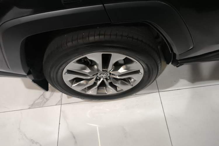 Used Toyota Wildlander 2023 2.0L CVT Two-Wheel Drive Leading Edition Exterior 5