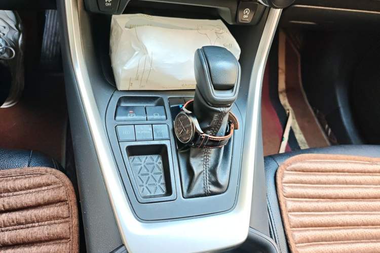 Used Toyota Wildlander 2023 2.0L CVT Two-Wheel Drive Leading Edition Gear Lever