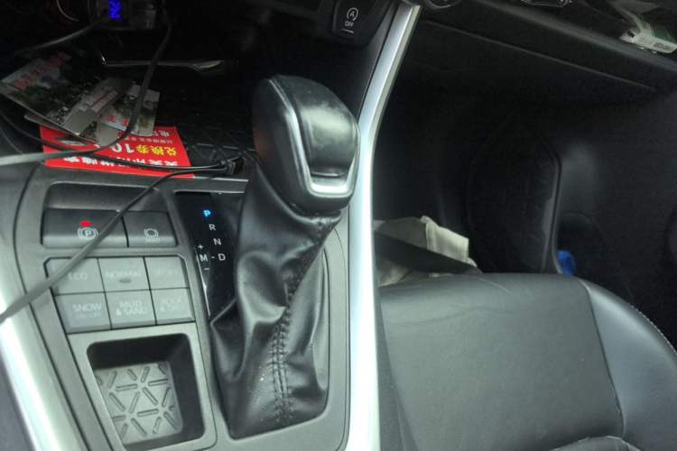 Used Toyota Wildlander 2023 2.0L CVT Four-Wheel Drive Luxury PLUS Edition Gear Lever