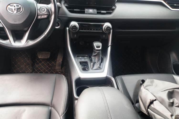 Used Toyota Wildlander 2023 2.0L CVT Two-Wheel Drive Urban Edition Gear Lever