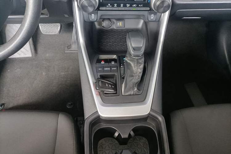 Used Toyota Wildlander 2023 2.0L CVT Two-Wheel Drive Leading Edition Gear Lever