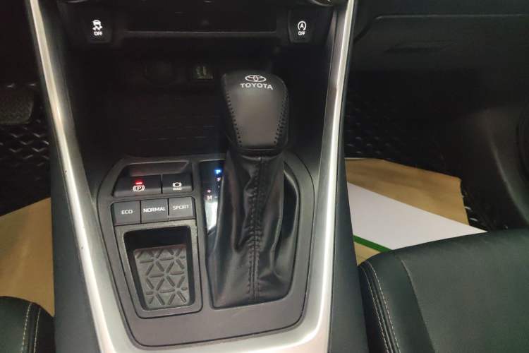 Used Toyota Wildlander 2023 2.0L CVT Two-Wheel Drive Luxury PLUS Edition Gear Lever