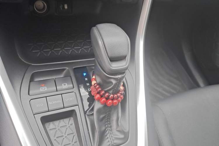 Used Toyota Wildlander 2023 2.0L CVT Two-Wheel Drive Leading Edition Gear Lever