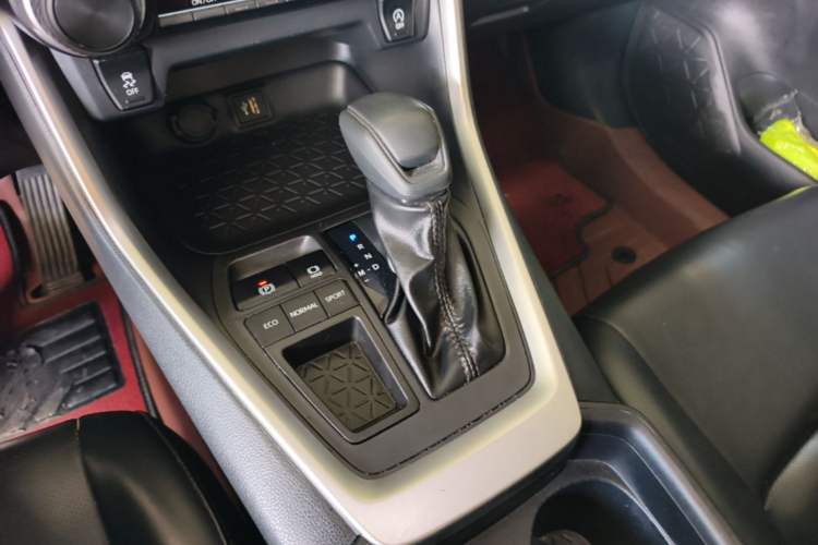 Used Toyota Wildlander 2023 2.0L CVT Two-Wheel Drive Leading Edition Gear Lever